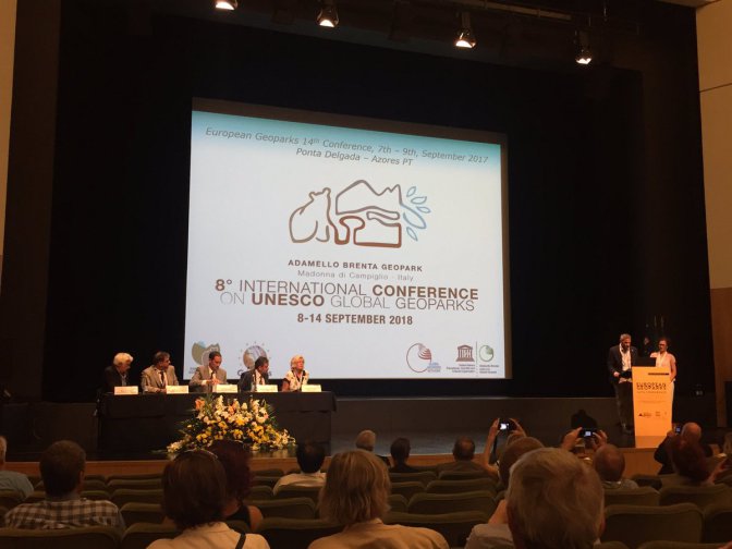 Der Adamello Brenta UNESCO Global Geopark auf den Azoren anläßlich der 14. europäischen Geopark-Konferenz
