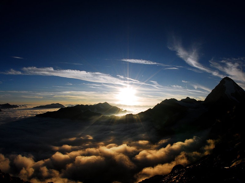Valfurva. Un mare di nuvole (foto di Nicola Bormolini) Miglior paesaggio 2009