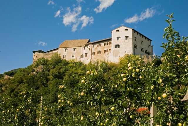 Castello di Stenico (foto Apt Terme di Comano - Dolomiti di Brenta)