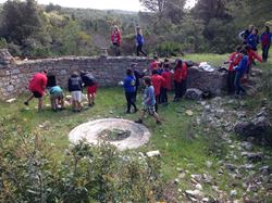 Ripulita una vecchia postazione militare di Monte Doglia..Grazie al gruppo scout di Girona!