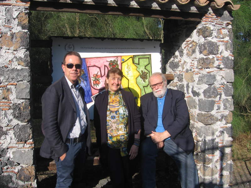 Da sinistra: Pete Kercher, Antonella Di Blasi, Luciano Signorello nella sede del Parco