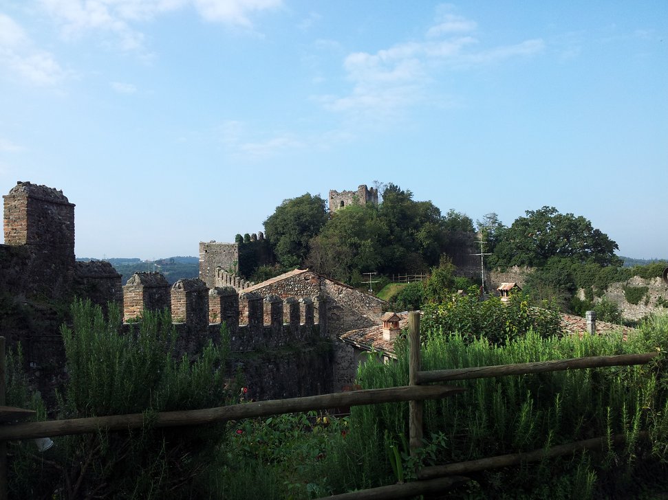 Il castello di Monzambano