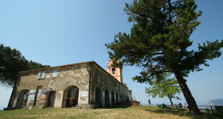 Bild der Wallfahrtskirche von Montenero