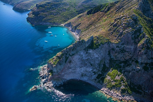 Sea watching con il Parco nazionale Arcipelago Toscano all'Isola di Capraia