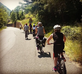 Eco-bike: quando turismo e sostenibilità si incontrano lungo i sentieri di Lunigiana e Garfagnana