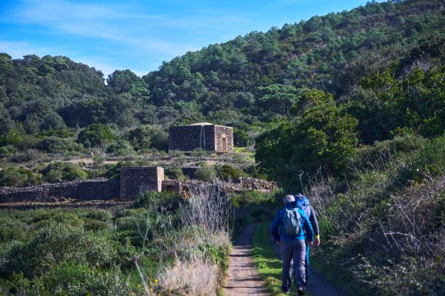 Parco in cammino: la Guida 2022-23 delle escursioni ufficiali nel Parco Nazionale Isola di Pantelleria