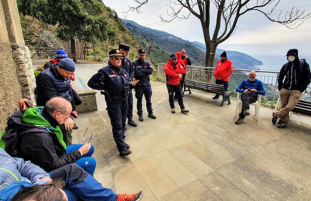 Carabinieri Forestale durante la formazione rivolta alle guide dell'Albo del Parco