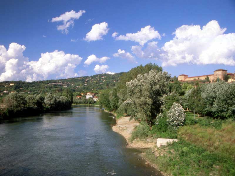 The river Po and Moncalieri Castle