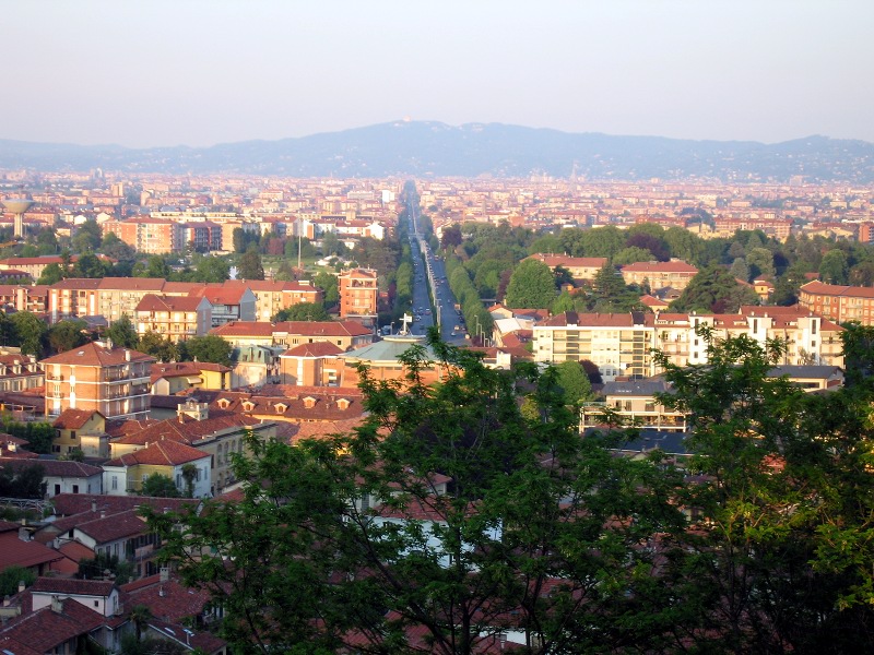 Corso Francia, Superga e la collina di Torino visti dal Castello di Rivoli