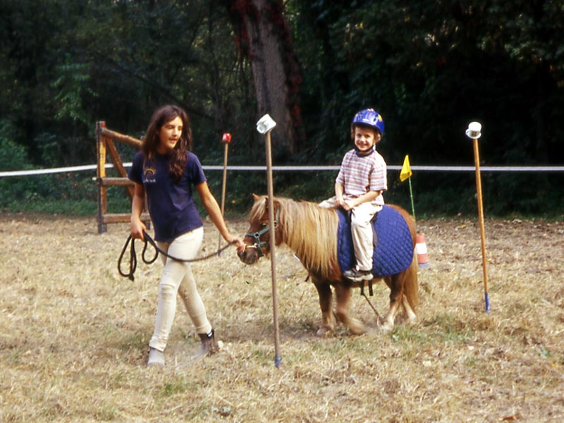 Sul pony nel Galoppatoio di Sassi, a Torino