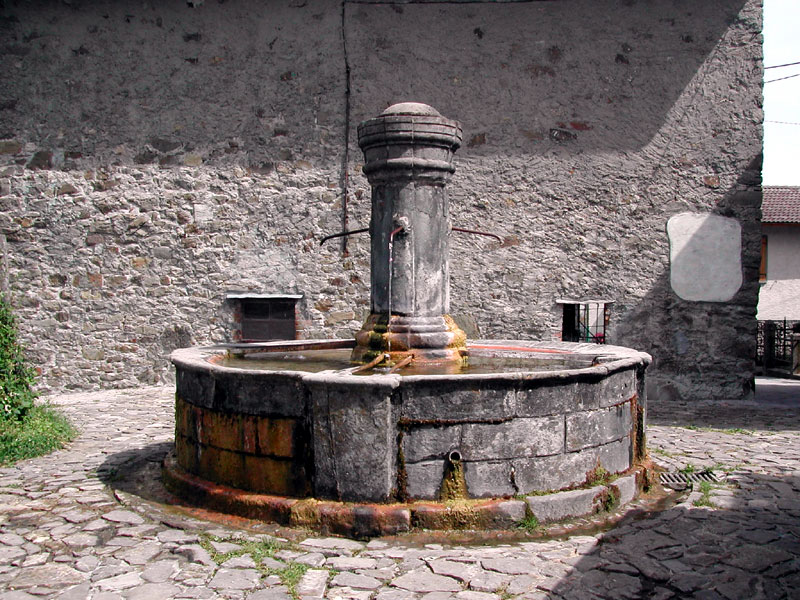 Ancient fountain in Sesta Inferiore di Corniglio