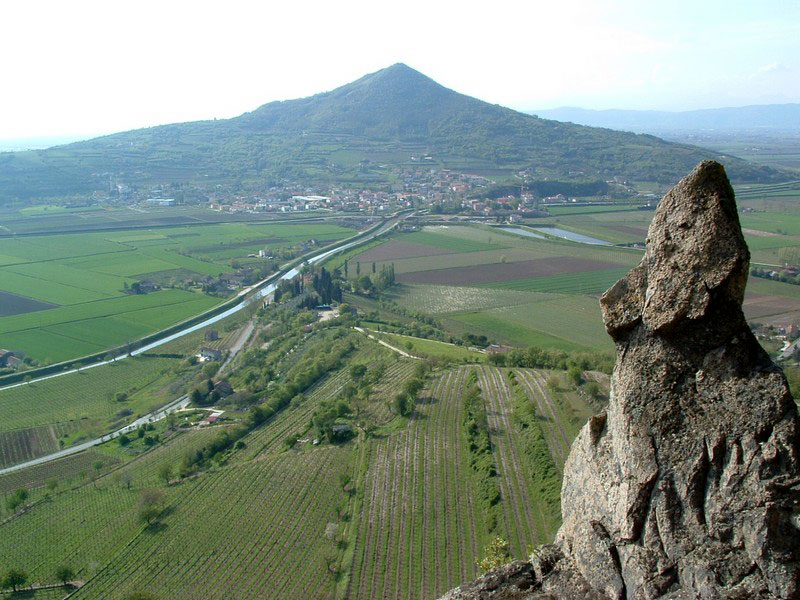Veduta del Monte Lozzo dal Monte Cinto