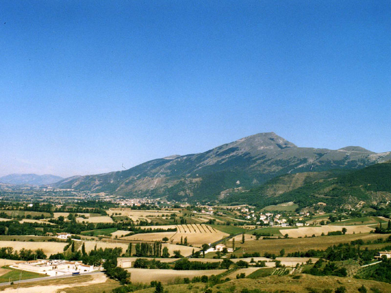 Parco del Monte Cucco panorama fondo valle