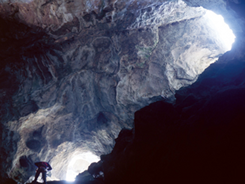 (5967)Grotte von Monte Cucco