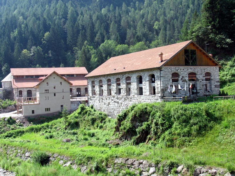 Valle Imperina Hostel