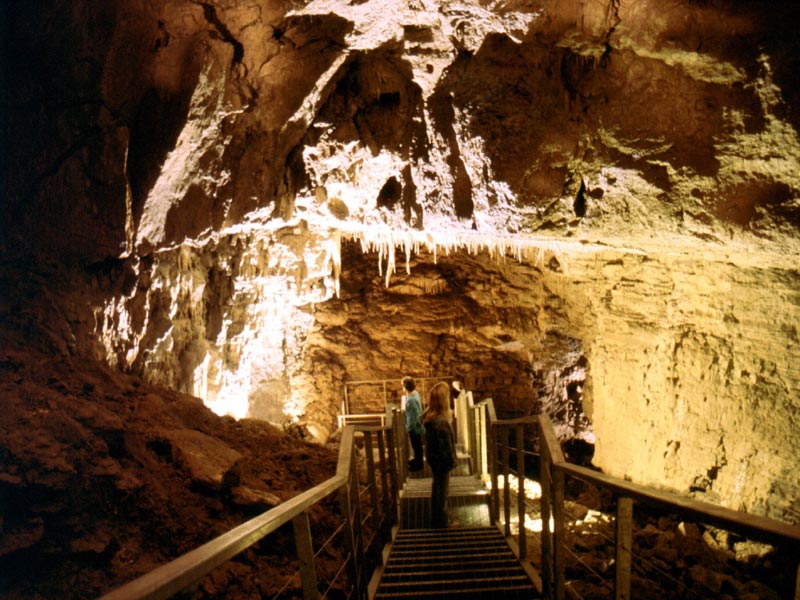 Sentiero geologico e le Grotte di Villanova