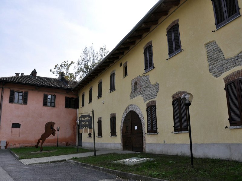 Locanda delle Lame with annexed offices