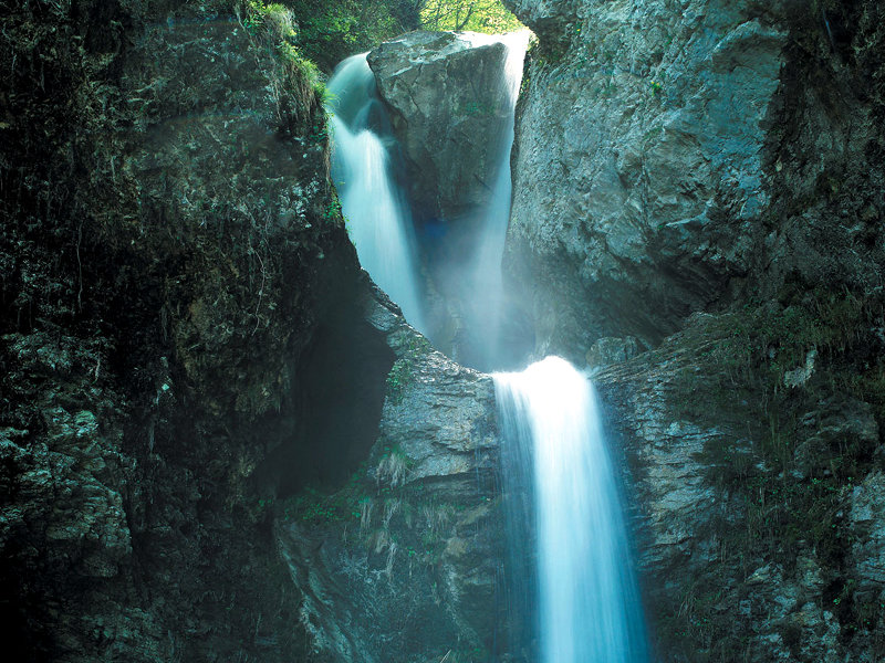 Ruzzo Waterfall