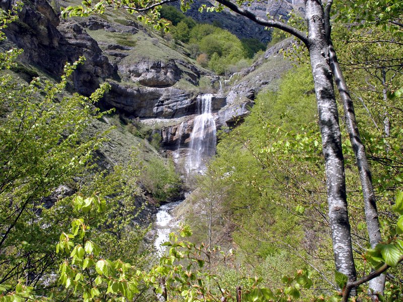 Barche Waterfall