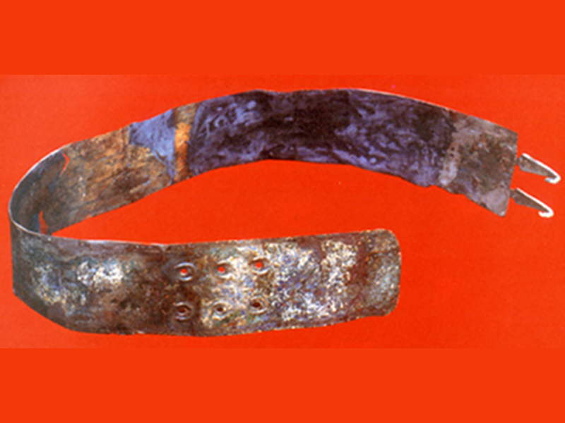 Montemurro (PZ), localita' Fosso Concetta - Gracalicchio: cinturone in bronzo dalla tomba 5 della necropoli lucana
