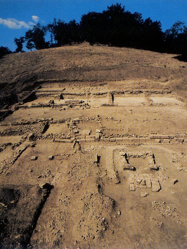 Serra Lustrante di Armento: i resti del santuario lucano