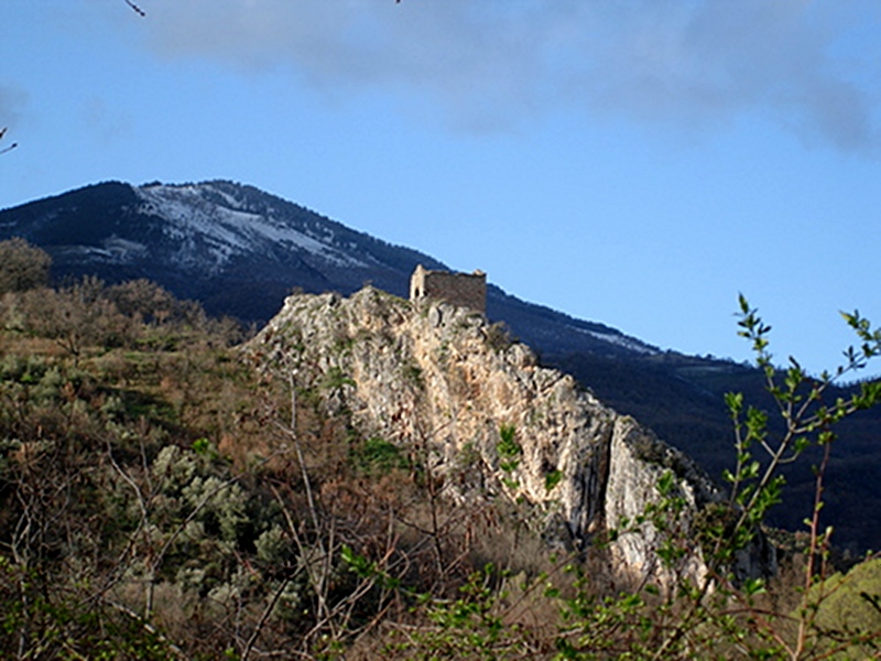 Viggiano, localité Santa Barbara. Ruines de l'église de Santa Maria de Petra