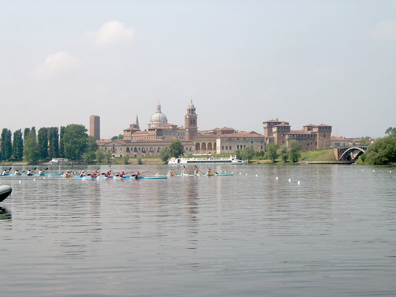 The silhouette of Mantua from Lago Inferiore