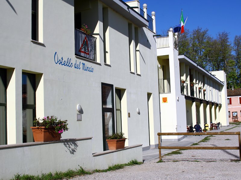 Mincio Hostel in the country hamlet of Rivalta sul Mincio