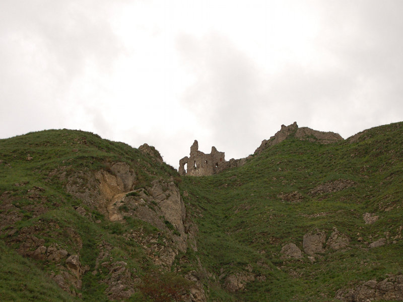 Schloss von Francavilla, vom Wanderweg Le Gurne dell'Alcantara sichtbar