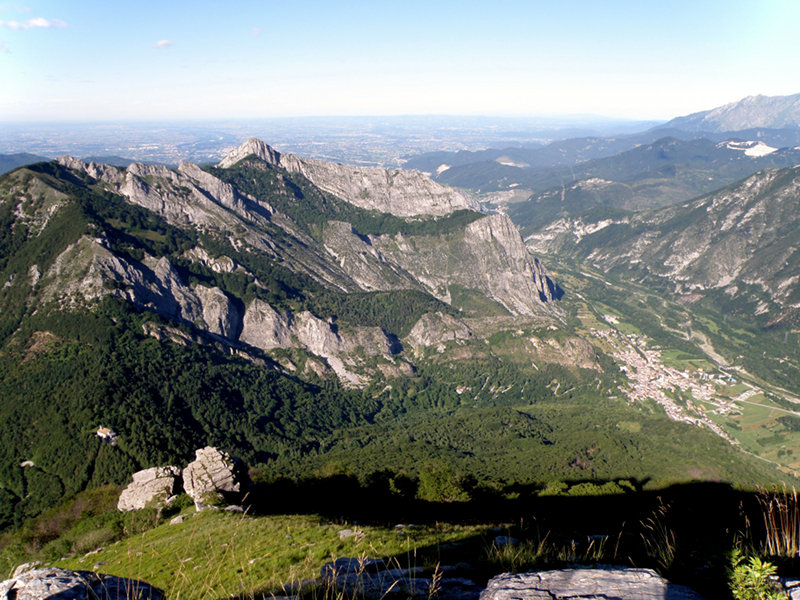 La Riserva dal Monte Piastra sul fondo valle Valdieri