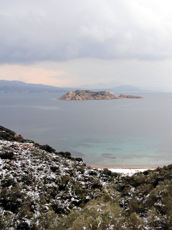 Schnee in der Maddalena Insel