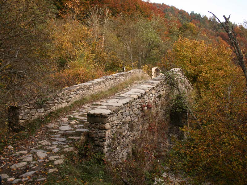 Ponte Tanarello in autumn