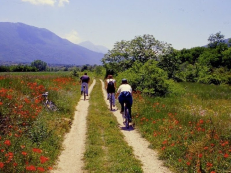 Routen für Mountainbike mit Bussi sul Tirino als Ausgangspunkt