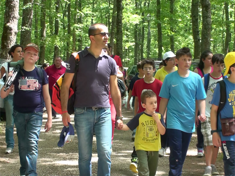 Walk with the Young Tour Guides of the Apennines