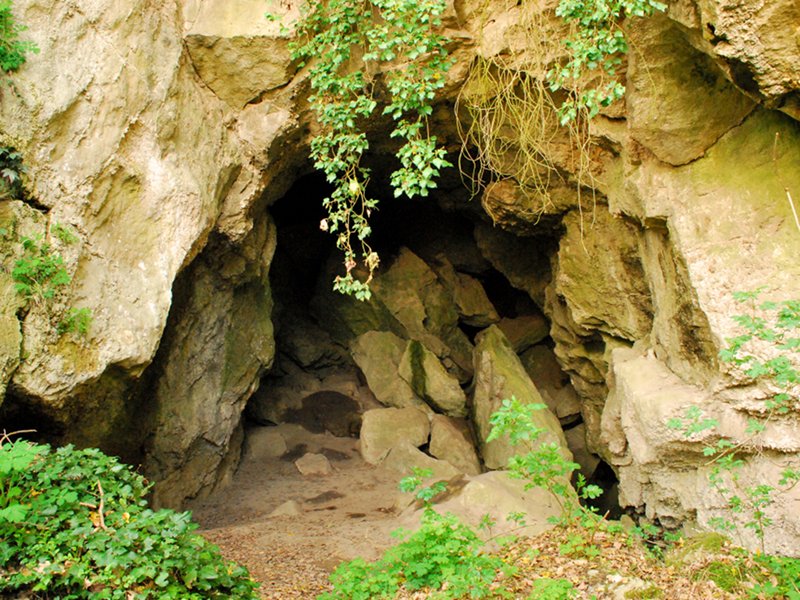 Tanaccia cavern from the outside