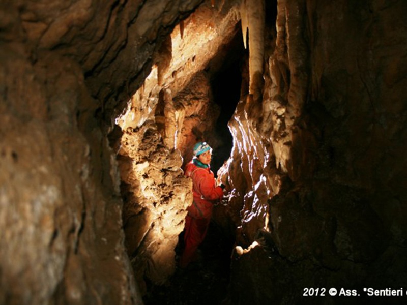 Grotta dell'Aquila (Grotte des Adlers)