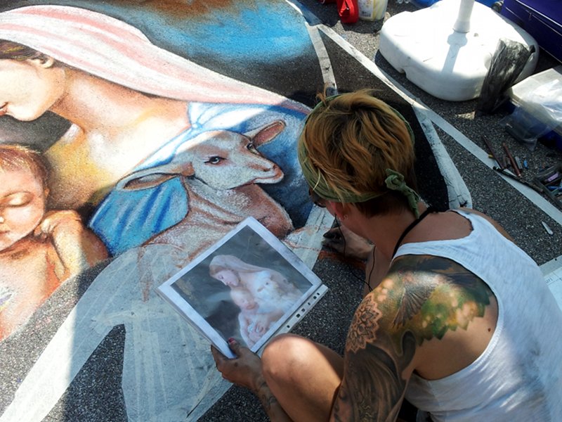 Every year on August 15th the national meeting of the Madonnari takes place on the churchyard of the Sanctuary in Grazie