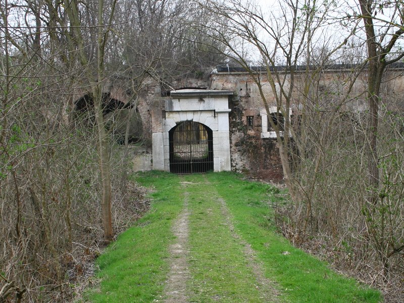 Forte di Pietole, ingresso da Pietole