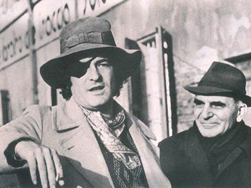 Bernardo and Attilio Bertolucci in the movie set of the film 1900
