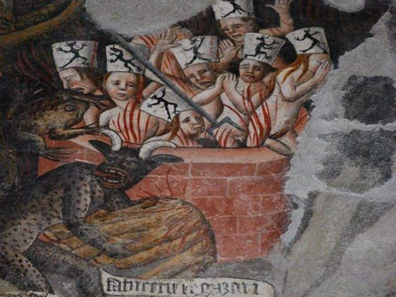 Triora - Glia affreschi della Chiesa di San Bernardino (particolare)