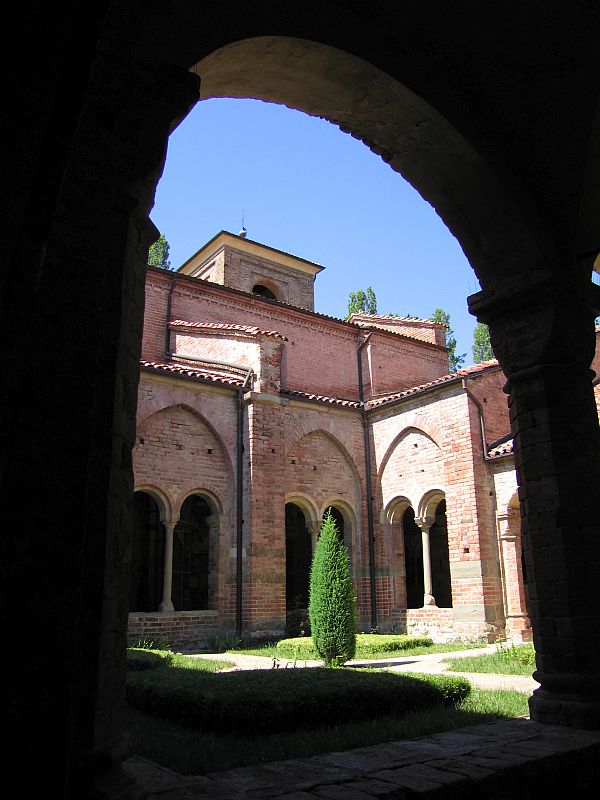 Chiostro dell'abbazia di Vezzolano