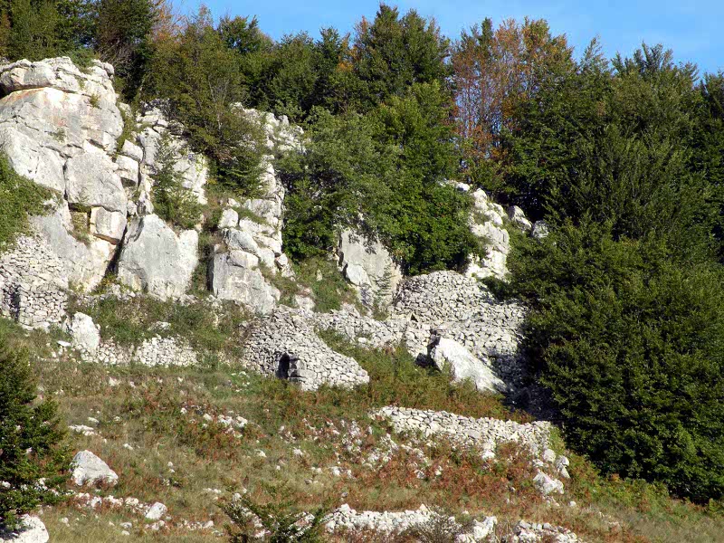 Huttes de pierre de Colle Astoro