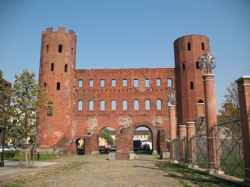 La Porta Palatina a Torino, dopo la risistemazione del 2006
