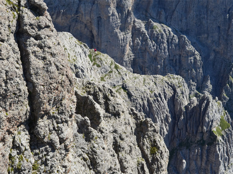 Biwak Marmol aus dem Gipfel des Bergs Schiara gesehen