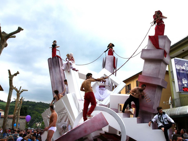 Parade of Casola Valsenio plaster carnival floats