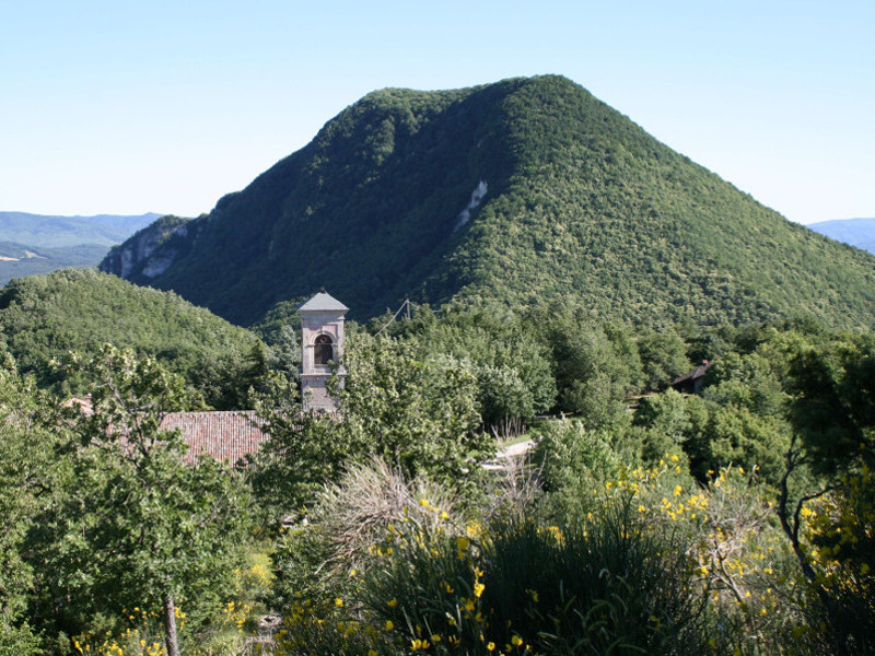 Berg Vigese und Heiligtum von Montovolo