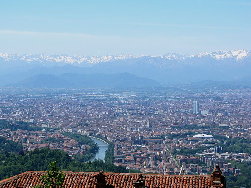 Vista da Superga: Torino, il Po e le Alpi Cozie