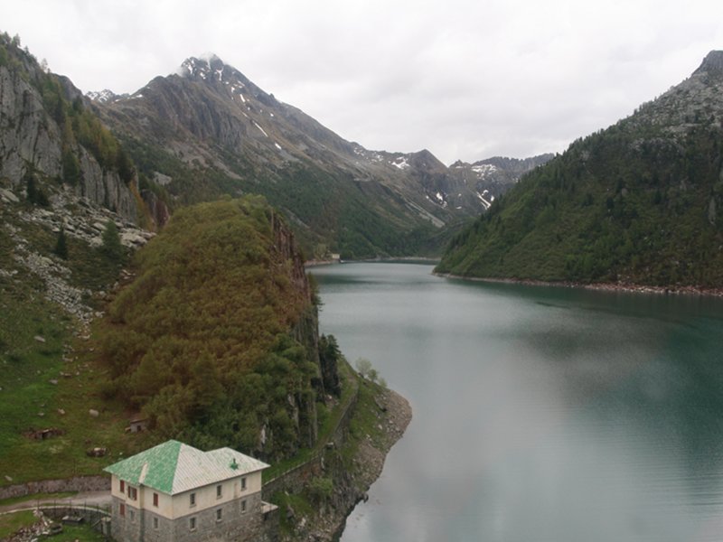 Arno Lake (1,817m) from Isola in val Saviore (880m)