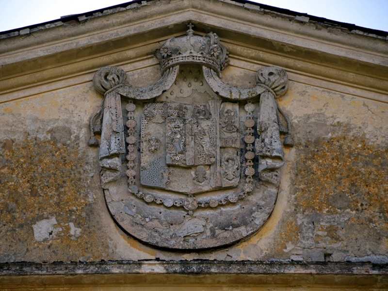 (28406)Villa Casino dei Boschi ducal coat of arms