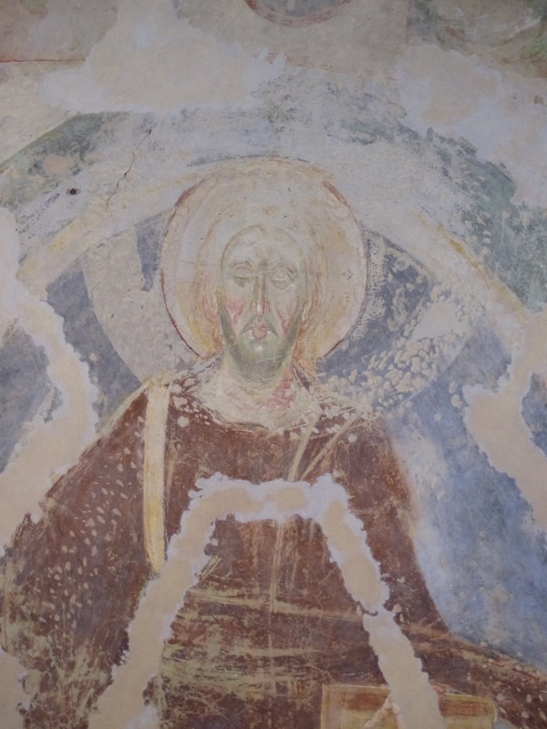 Il Cristo Pantocratore nell'abside dell'abbazia di Pulcherada